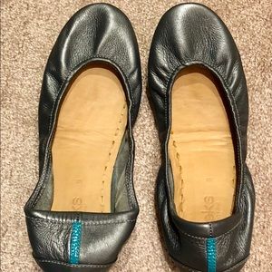 Gorgeous Pewter Tieks! Worn once!